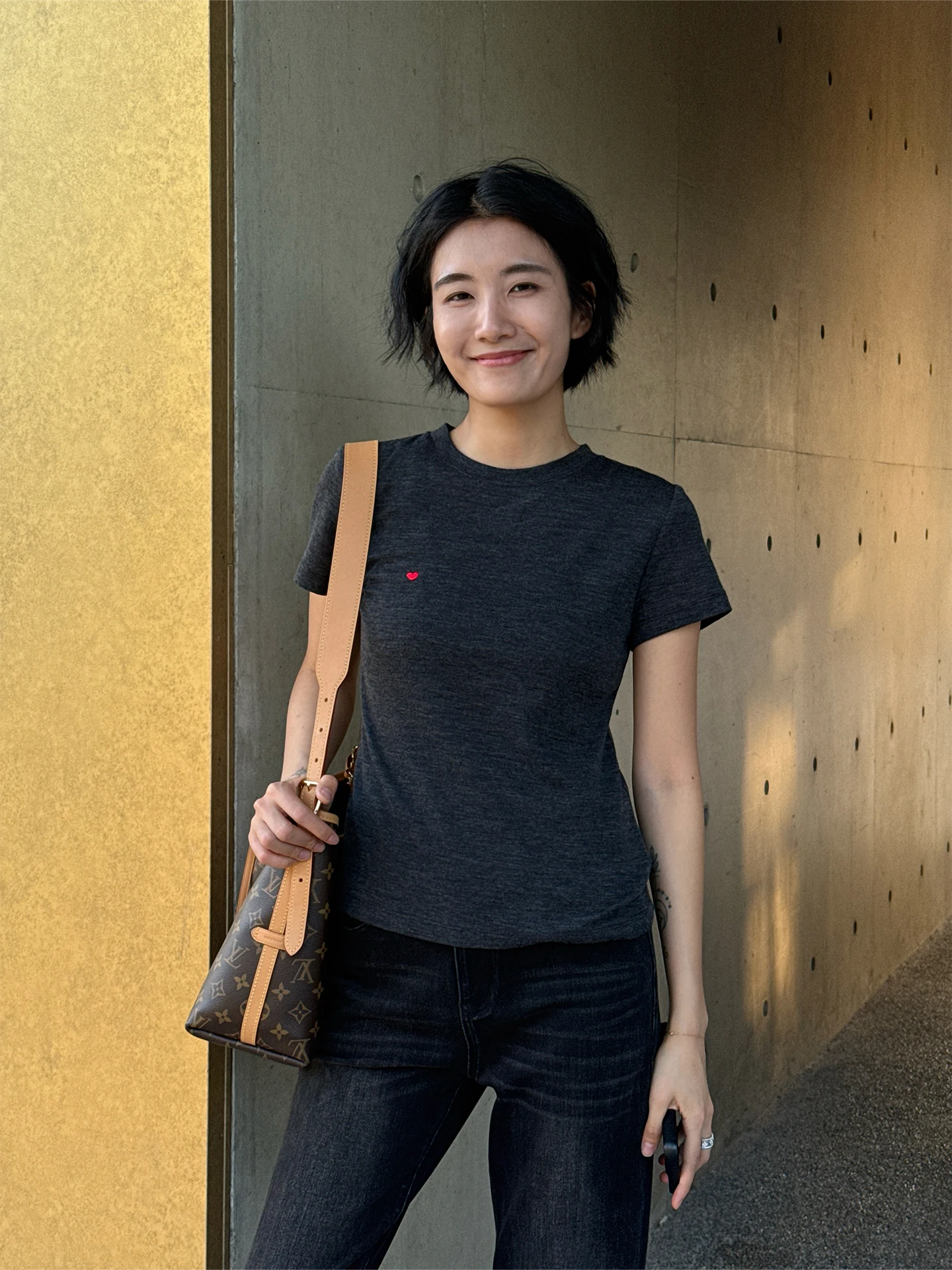 Langqing Deep ey Woolen ort Sve T-irt Women's Slim Fit round Ne Embroidered Top Casual Sle Summer New Arrival
Langqing Deep ey Woolen ort Sve T-irt Women's Slim Fit round Ne Embroidered Top Casual Sle Summer New Arrival