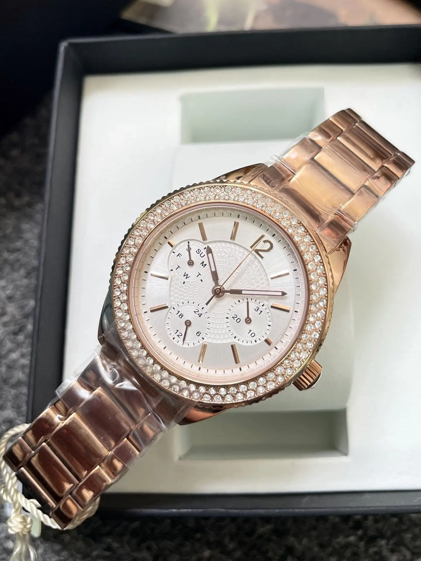 Luxury Stainless Steel Women Watches Fashion Ladies Bracelet Wristwatches with Calendar Elegant Female Quartz Watch Clock Gift
Luxury Stainless Steel Women Watches Fashion Ladies Bracelet Wristwatches with Calendar Elegant Female Quartz Watch Clock Gift