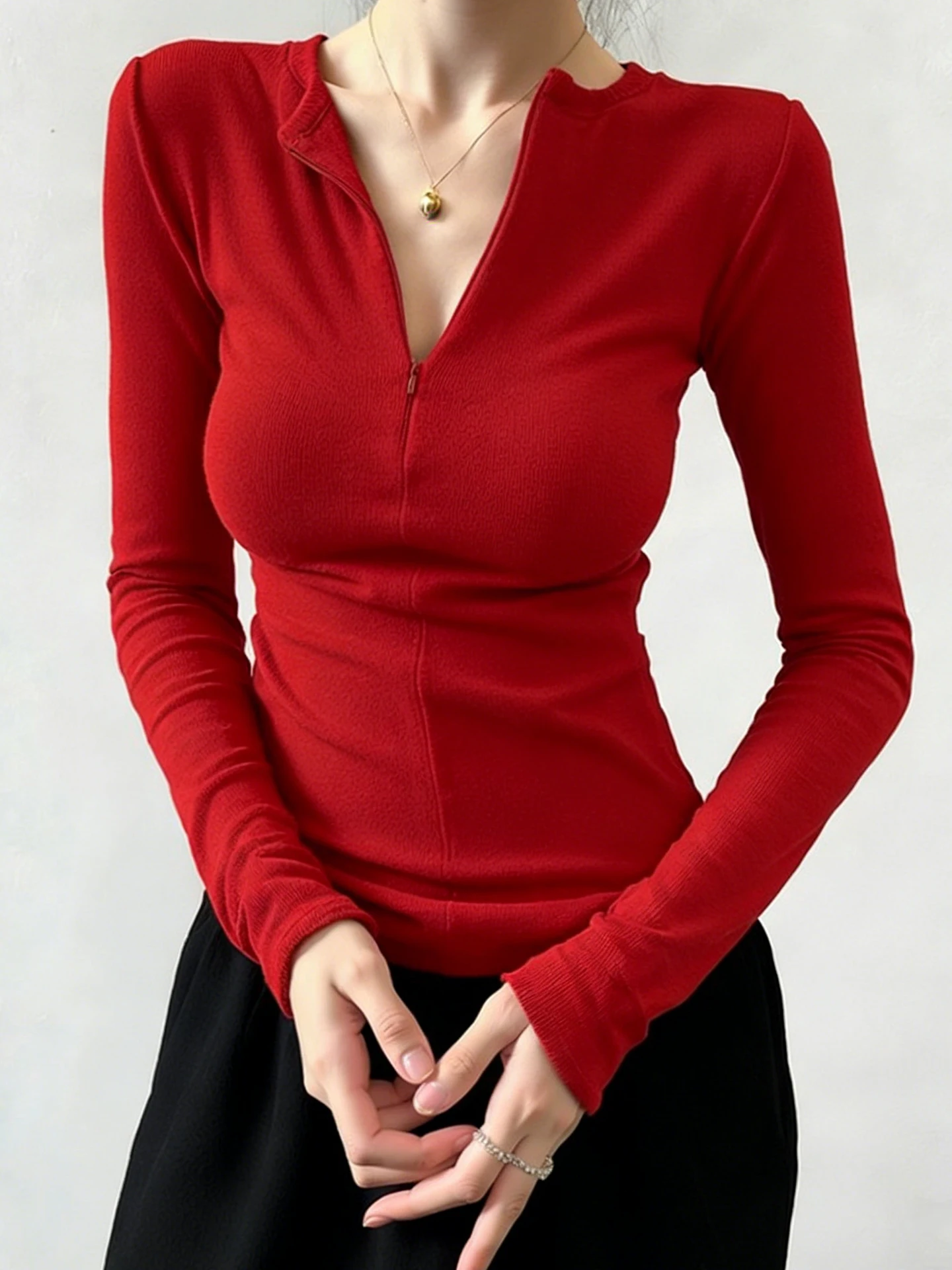 Red Slim Fit Sexy Long Sleeve V-Neck T-Shirt Spring Luxury Style Fashionable Soft New Year Top Women's Premium Knitted Wear
Red Slim Fit Sexy Long Sleeve V-Neck T-Shirt Spring Luxury Style Fashionable Soft New Year Top Women's Premium Knitted Wear