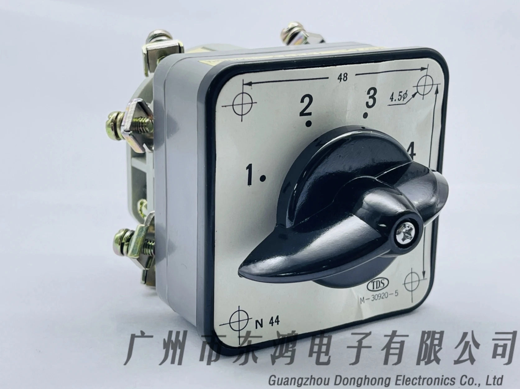 1PCS Japan East Power News Agency 61-year-old antique gear switch TCL-42 band switch 2-layer 4-speed hooded rotation
1PCS Japan East Power News Agency 61-year-old antique gear switch TCL-42 band switch 2-layer 4-speed hooded rotation