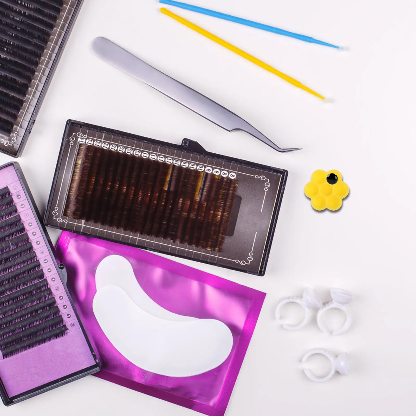 200Pcs Eyelash Grafting Cups Plum Blossom Design Plastic Glue Holder for False Lash Extension and Pigment Use Eyelash Glue Cup
200Pcs Eyelash Grafting Cups Plum Blossom Design Plastic Glue Holder for False Lash Extension and Pigment Use Eyelash Glue Cup