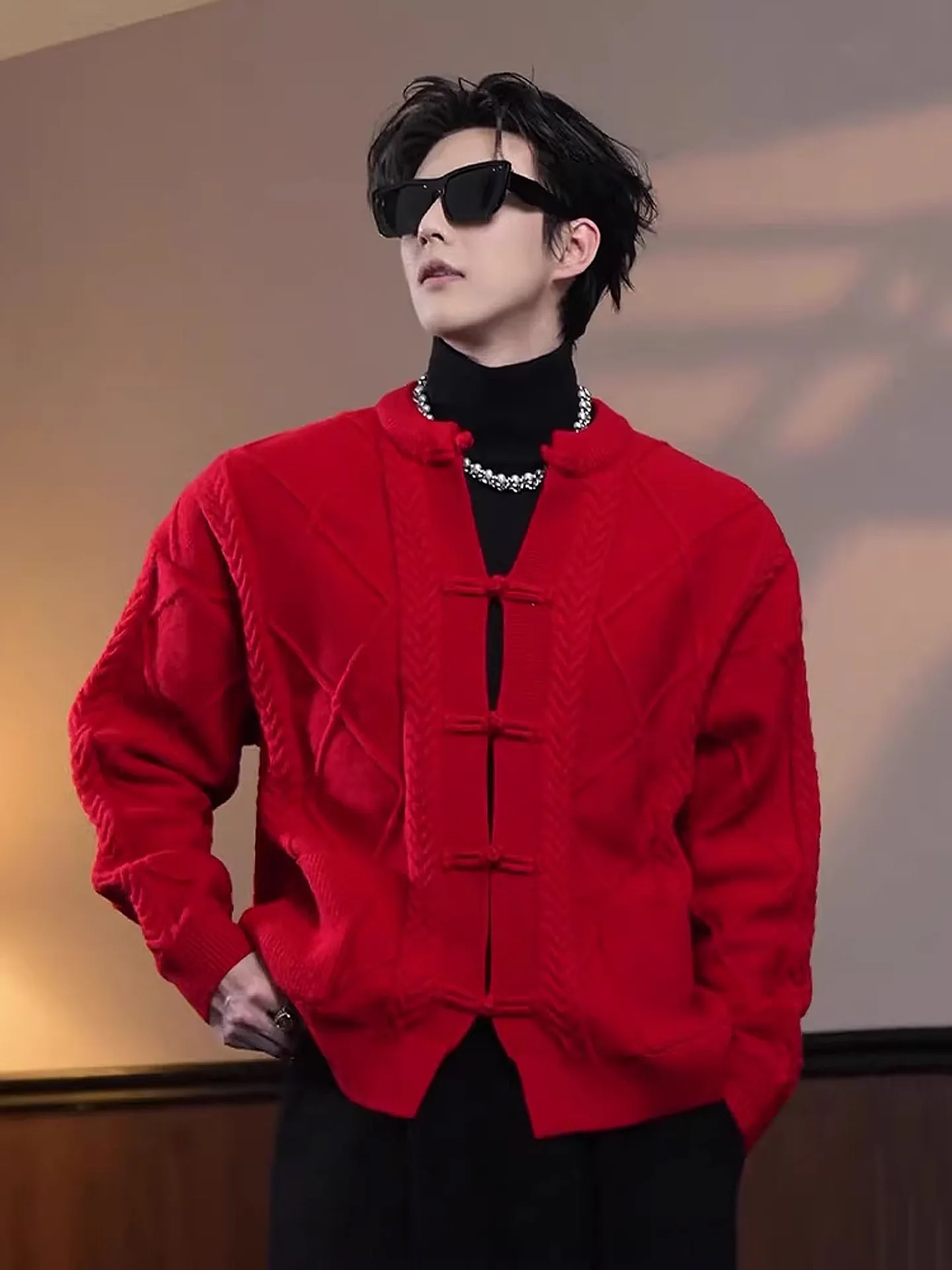 New Chinese Sle Knitted Sweater Coat Men's Winter High-End Feeling Button Cardigan Handmade Crocheted Woolen Pullover
New Chinese Sle Knitted Sweater Coat Men's Winter High-End Feeling Button Cardigan Handmade Crocheted Woolen Pullover