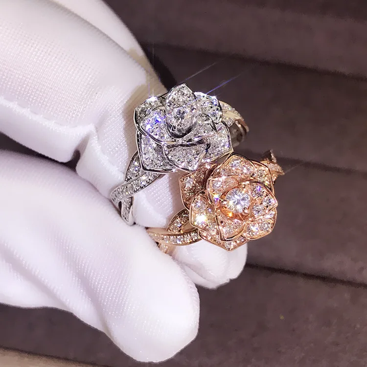 Simulation zircon silver ring, rose socialite wedding ring.
Simulation zircon silver ring, rose socialite wedding ring.