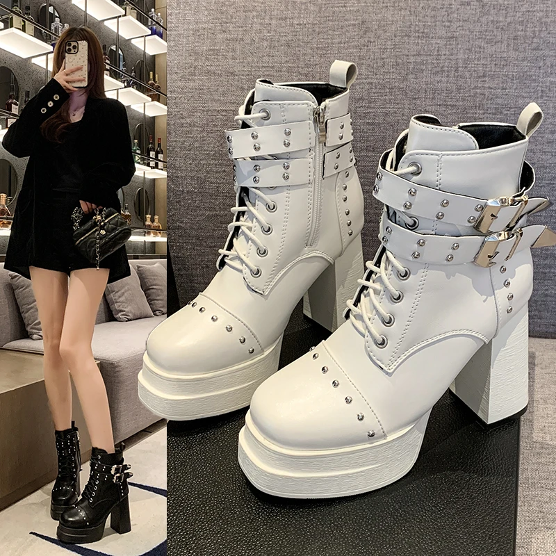 Короткие ботинки с заклепками и пряжкой на ремне, модные плюшевые зимние женские ботильоны на высоком каблуке с боковой молнией и круглой головкой, размеры 35–42
Короткие ботинки с заклепками и пряжкой на ремне, модные плюшевые зимние женские ботильоны на высоком каблуке с боковой молнией и круглой головкой, размеры 35–42