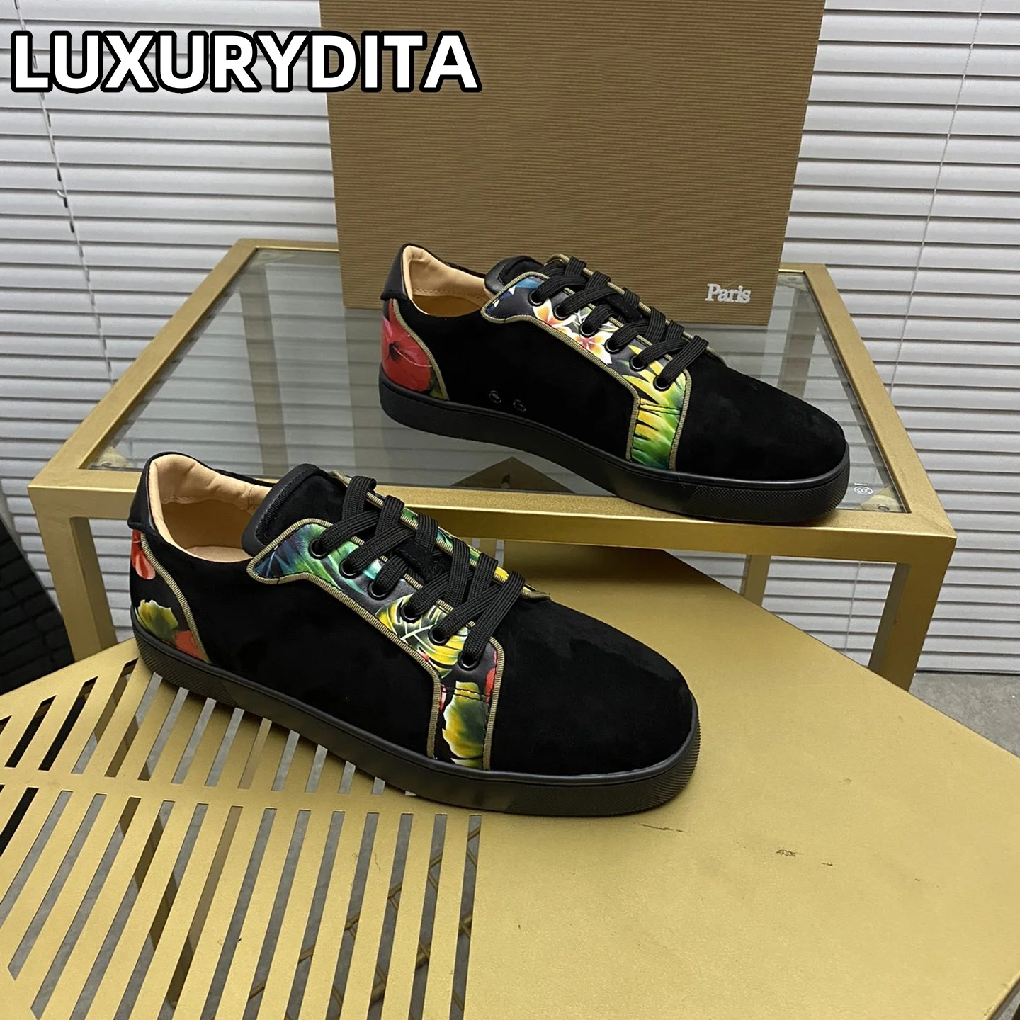 Top Quality Womens Trendy Casual Tennis Shoes Luxury Mens Real Leather Sneakers 35-48 Designr Rivet Red Soled Lovers Shoes M0082
Top Quality Womens Trendy Casual Tennis Shoes Luxury Mens Real Leather Sneakers 35-48 Designr Rivet Red Soled Lovers Shoes M0082