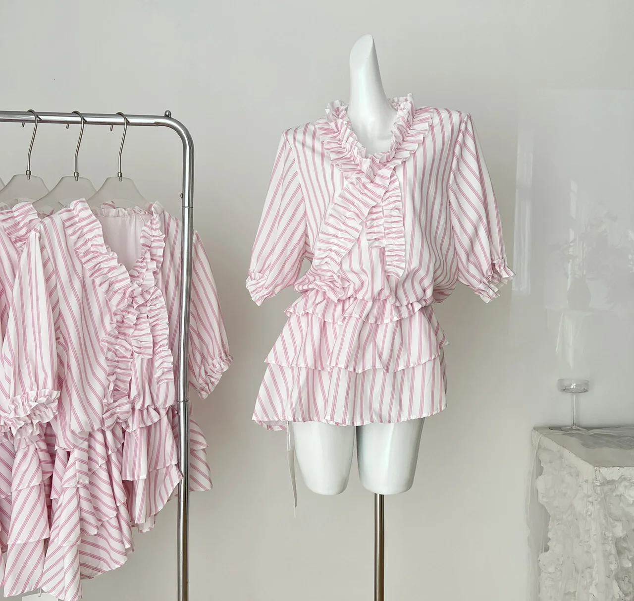 Summer Women Korean Mini Striped Shirt Dress Shoujo A-line Half Sleeve Frocks 2000s Aesthetic One-Piece Clothing Preppy Stylish
Summer Women Korean Mini Striped Shirt Dress Shoujo A-line Half Sleeve Frocks 2000s Aesthetic One-Piece Clothing Preppy Stylish