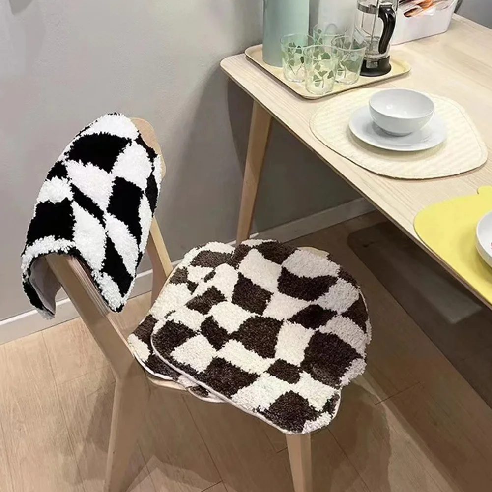 Color-matching Square Non-slip Seat Cushion Winter Tufted Cool-proof Soft Cushion Nordic-style Black and White Flocking Cushion
Color-matching Square Non-slip Seat Cushion Winter Tufted Cool-proof Soft Cushion Nordic-style Black and White Flocking Cushion