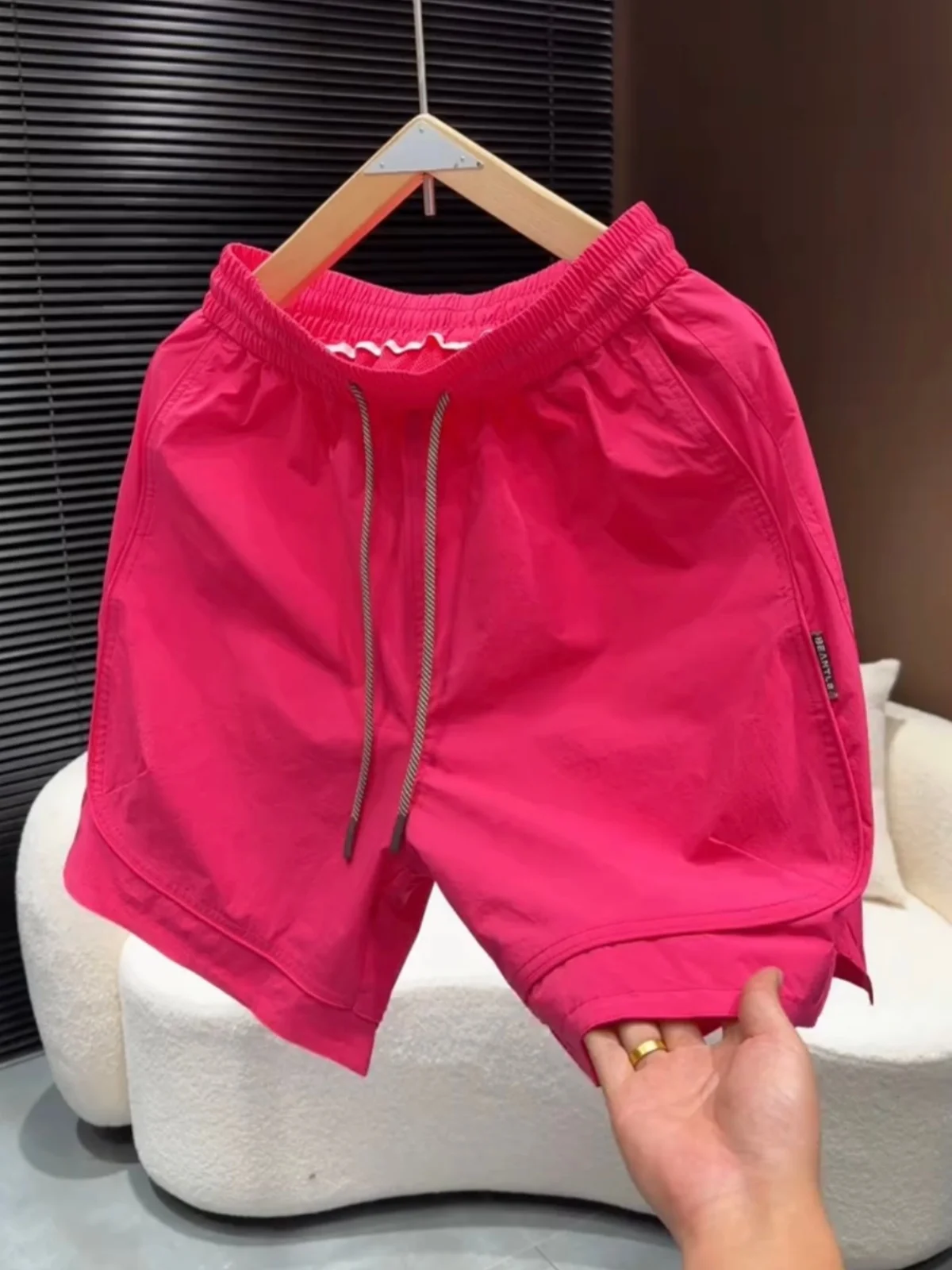 Summer New Ice Silk Quick Dry Cool Feeling Breathable Casual Shorts Men Fashionable All-Match Outdoor Sports Five-Quarter Bea...
Summer New Ice Silk Quick Dry Cool Feeling Breathable Casual Shorts Men Fashionable All-Match Outdoor Sports Five-Quarter Bea...