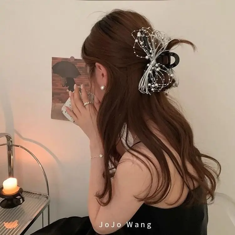Korean Silver Hair Claw Clip with Bow Chic Metal Duckbill Hairpin for Women Girls Cute Elegant Fashion Hair Accessories
Korean Silver Hair Claw Clip with Bow Chic Metal Duckbill Hairpin for Women Girls Cute Elegant Fashion Hair Accessories