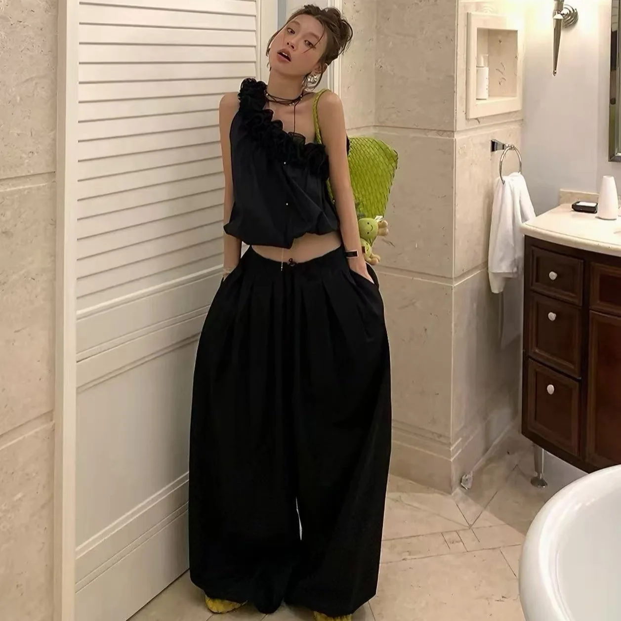 Casual Loose Shoulder Bared One-Shoulder 3D Floral Top & High Waist Wide Leg Lantern Pants Fashion Slimming Spring Summer Outfit
Casual Loose Shoulder Bared One-Shoulder 3D Floral Top & High Waist Wide Leg Lantern Pants Fashion Slimming Spring Summer Outfit