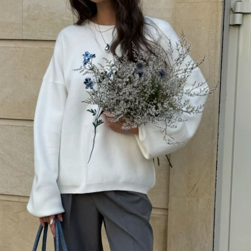 Flower Embroidered Sweater Long Sleeve Knitted Pullover Thin Women's Spring and Autumn Sweater Casual Style Women's Coat
Flower Embroidered Sweater Long Sleeve Knitted Pullover Thin Women's Spring and Autumn Sweater Casual Style Women's Coat