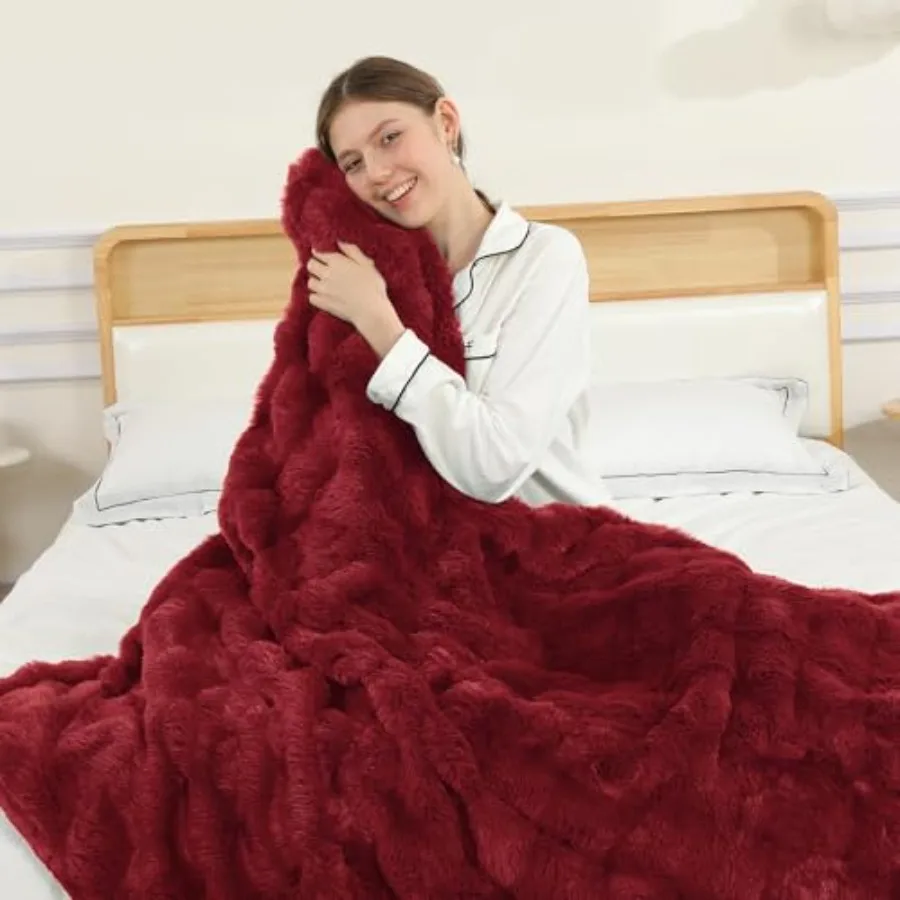 Electric Blanket Heated ThrowSuper Cozy Luxury Faux Fur and Thick Bubble Electric Throw Blanket with 6 Heating Levels and 4 Hou
Electric Blanket Heated ThrowSuper Cozy Luxury Faux Fur and Thick Bubble Electric Throw Blanket with 6 Heating Levels and 4 Hou