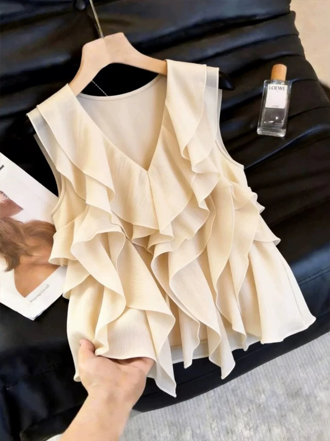 Korean Style V-Neck Sleeveless Commute Fashionable Vest Summer 2026 Spring Autumn Popular Design Sensation Leaf Match All
Korean Style V-Neck Sleeveless Commute Fashionable Vest Summer 2026 Spring Autumn Popular Design Sensation Leaf Match All