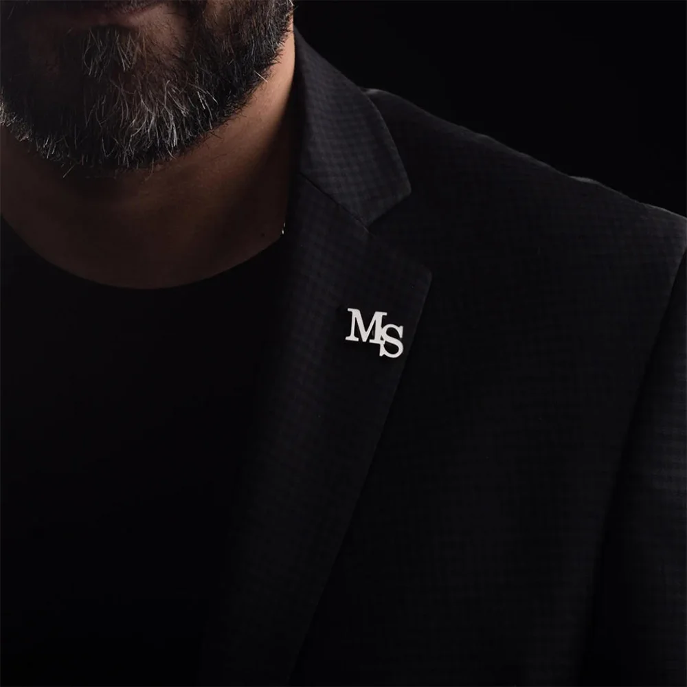 Personalized customized stainless steel first letter brooch groom's wedding gift customized badge anniversary gift
Personalized customized stainless steel first letter brooch groom's wedding gift customized badge anniversary gift