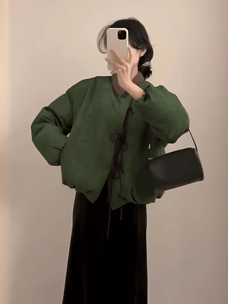 Retro Green Bow Design Cotton Jacket Women's Loose Fit Autumn Winter Fashionable Parkyeon Brand Short Sleeve Long Coat
Retro Green Bow Design Cotton Jacket Women's Loose Fit Autumn Winter Fashionable Parkyeon Brand Short Sleeve Long Coat