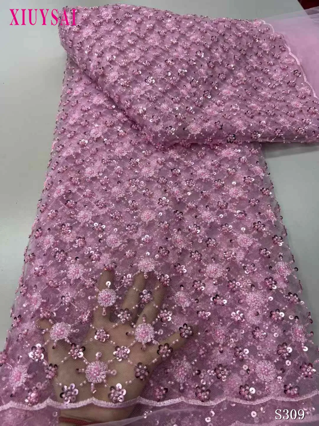 2025 Latest African Beaded Lace Fabric Pink Embroidery French Mesh Sequins Lace Fabric Nigerian Tulle Lace For Party
2025 Latest African Beaded Lace Fabric Pink Embroidery French Mesh Sequins Lace Fabric Nigerian Tulle Lace For Party