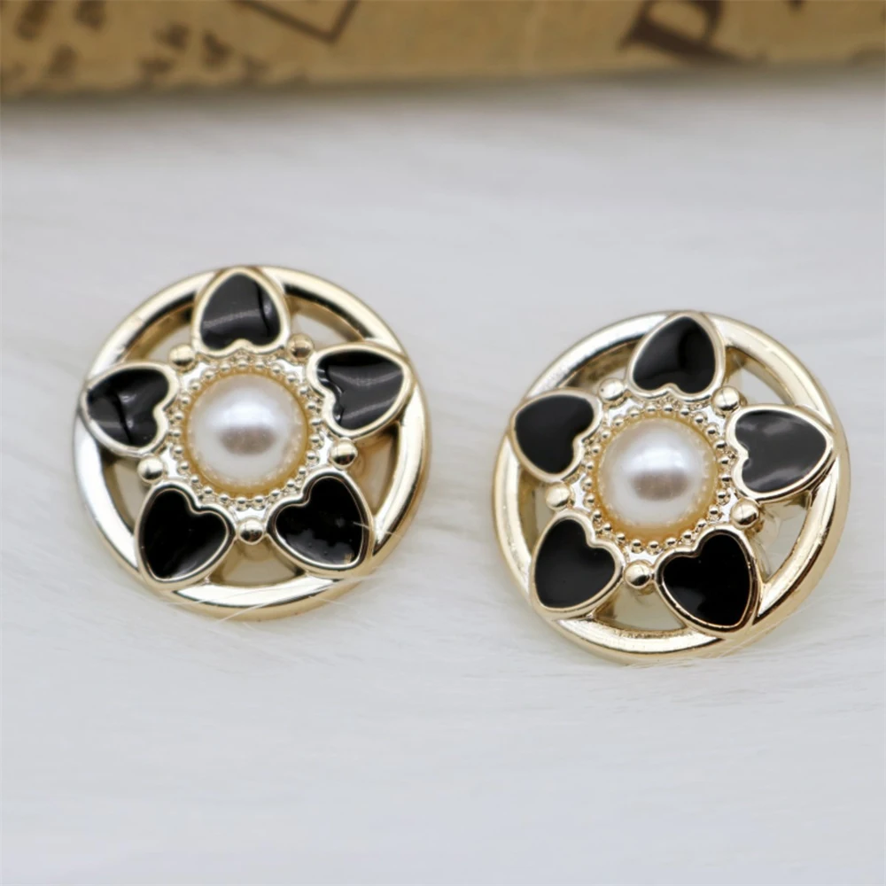 10PCS Exquisite Hollow Flower Pearl Plastic Buttons 18/25mm (Black) - Stylish Sewing Buttons for Women's Coats, Dresses, Blazer
10PCS Exquisite Hollow Flower Pearl Plastic Buttons 18/25mm (Black) - Stylish Sewing Buttons for Women's Coats, Dresses, Blazer