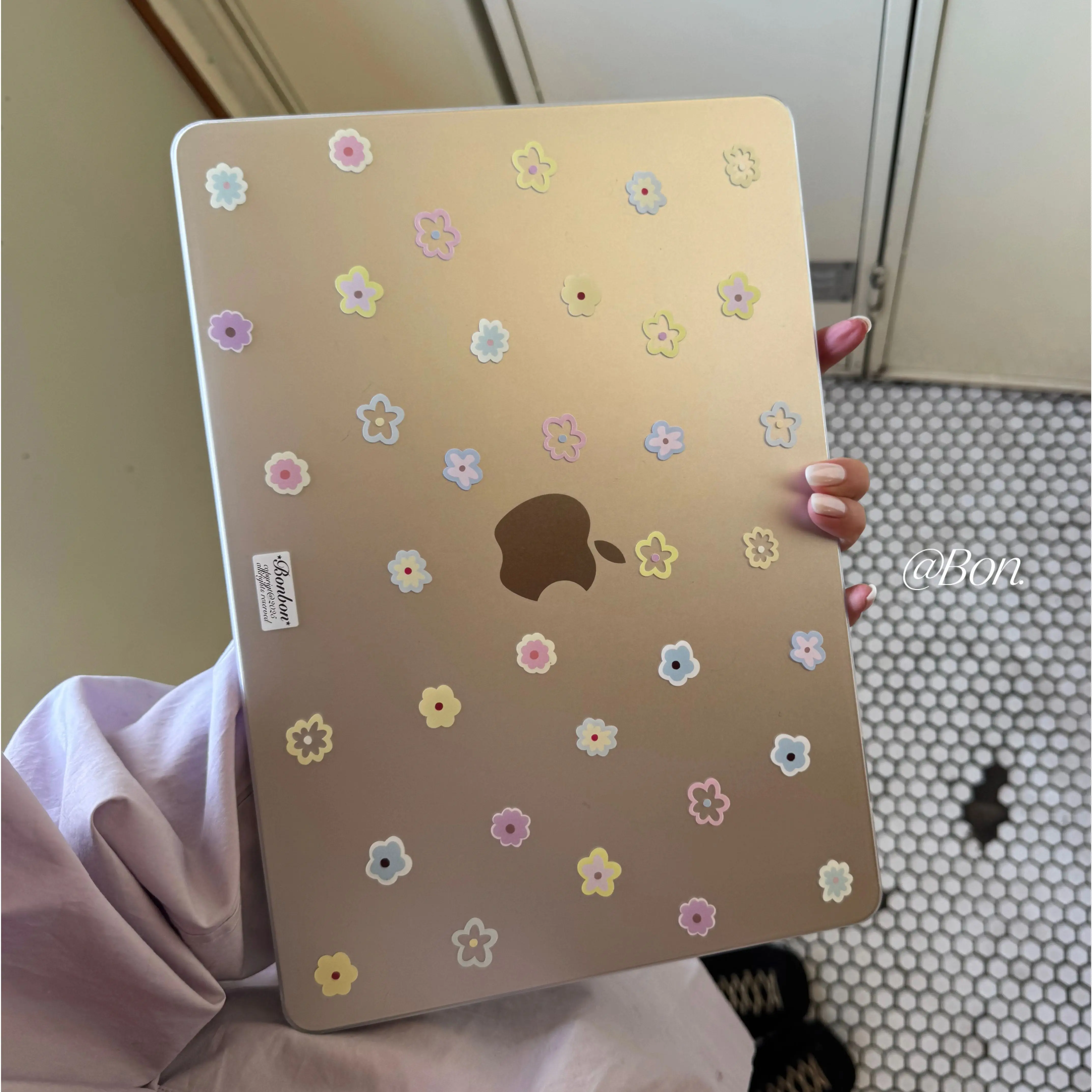 Korean Ins Flower New Laptop Case For Macbook 13Neo A3404 Air 13.6 13.3 15 M4 M3 M2 A2681 A3113 A3240 A1932 Protective Cover
Korean Ins Flower New Laptop Case For Macbook 13Neo A3404 Air 13.6 13.3 15 M4 M3 M2 A2681 A3113 A3240 A1932 Protective Cover