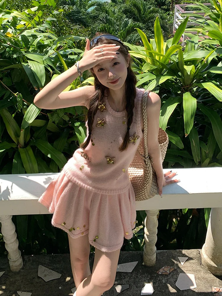 Spring Handmade Flower Knitted Slim Fit Tank Top High Waist Pleated Mini Skirt Set Pink Sweet Two Piece Set Women Outfits
Spring Handmade Flower Knitted Slim Fit Tank Top High Waist Pleated Mini Skirt Set Pink Sweet Two Piece Set Women Outfits