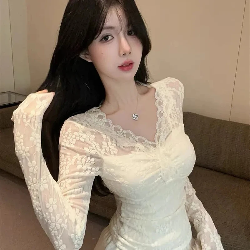 Sexy Lace V Neck Hollow Out Blouse Women Fashion Elegant Long Sleeved Pullover Skinny White Sweet Pretty Style Tops
Sexy Lace V Neck Hollow Out Blouse Women Fashion Elegant Long Sleeved Pullover Skinny White Sweet Pretty Style Tops