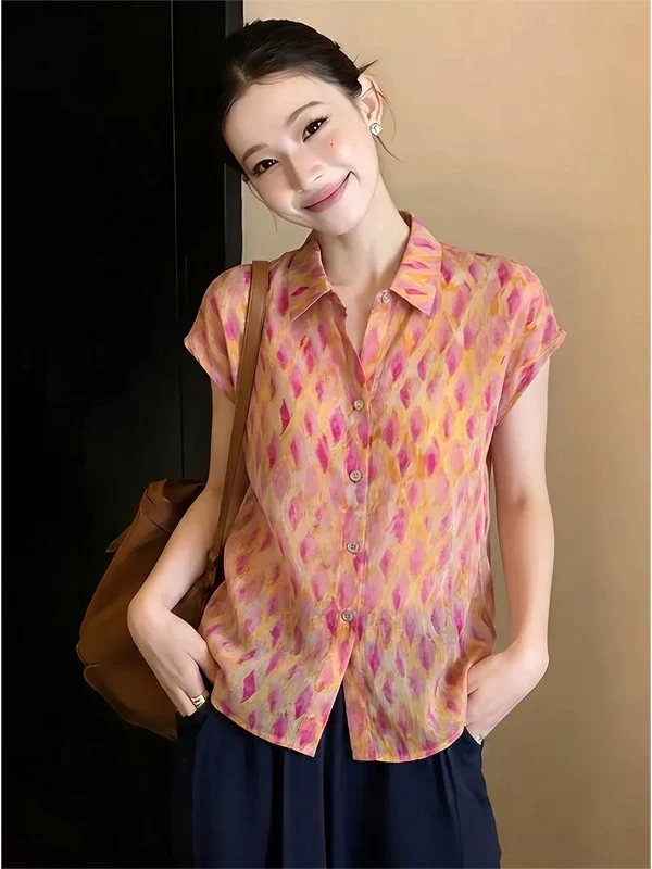 Floral Print Short Sleeve Turn-down Collar Single Button Women's Shirt Summer Fashionable Top Loose Fit Commute Style Clothing
Floral Print Short Sleeve Turn-down Collar Single Button Women's Shirt Summer Fashionable Top Loose Fit Commute Style Clothing
