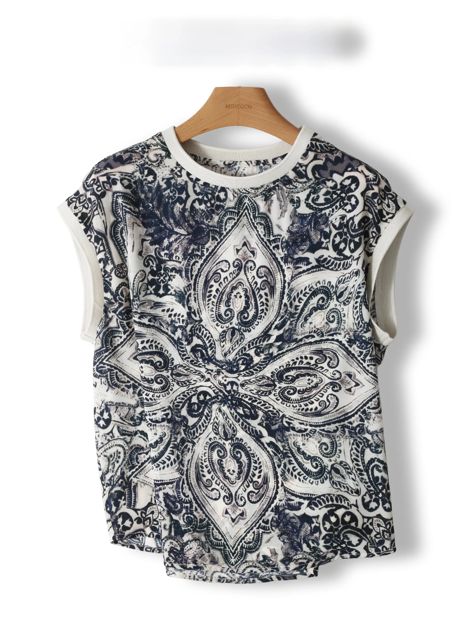 Elegant Blue Chiffon Sleeveless Vest Top Women's Summer T-shirt Small Shirt Ethnic Style Loose Fit Skin-friendly Breathable
Elegant Blue Chiffon Sleeveless Vest Top Women's Summer T-shirt Small Shirt Ethnic Style Loose Fit Skin-friendly Breathable