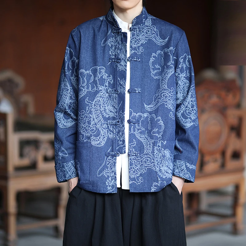 Новый китайский Sle, мужской джинсовый повседневный винтажный национальный тренд, воротник на пуговицах с узором дракона и феникса, дышащая хлопковая джинсовая ткань
Новый китайский Sle, мужской джинсовый повседневный винтажный национальный тренд, воротник на пуговицах с узором дракона и феникса, дышащая хлопковая джинсовая ткань