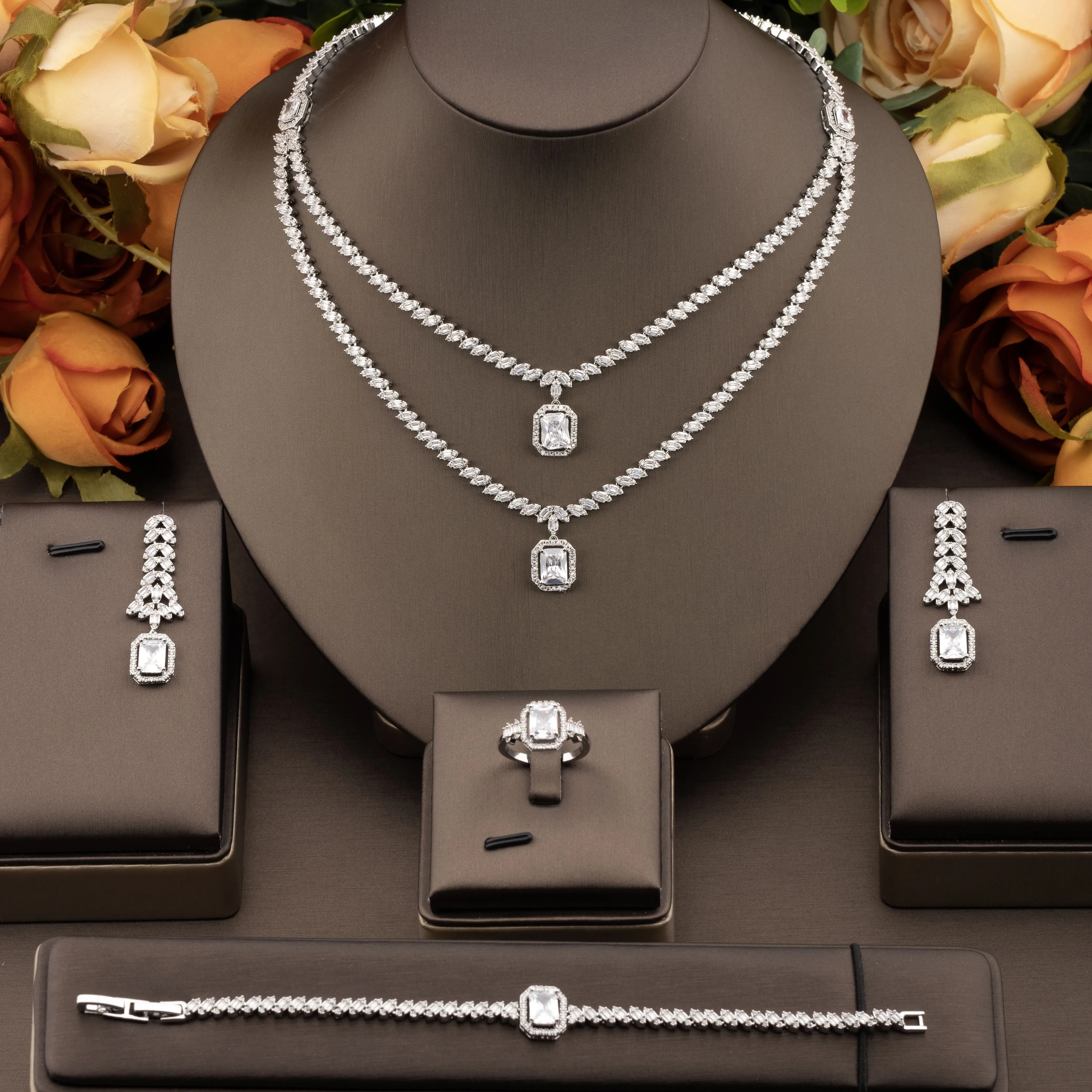 1 Set of Luxurious and Elegant Jewelry Set with Sparkling Cubic Zirconia, Double-Layered Rectangular Design, Suitable for Women to Wear at Weddings and Banquets. Gift Box Not Included
1 Set of Luxurious and Elegant Jewelry Set with Sparkling Cubic Zirconia, Double-Layered Rectangular Design, Suitable for Women to Wear at Weddings and Banquets. Gift Box Not Included
