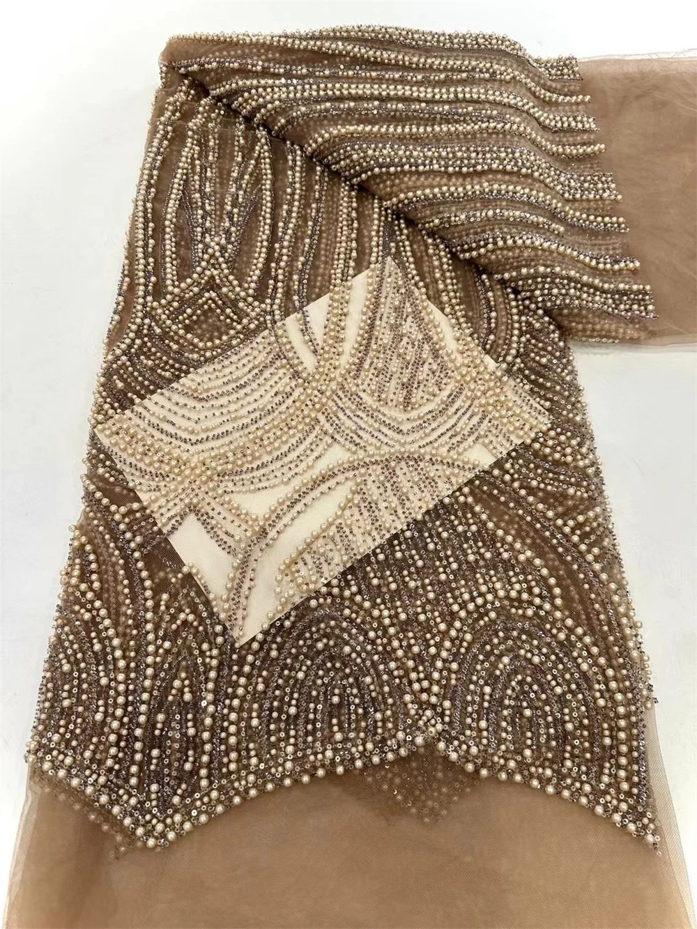 Latest Gold African French Lace Fabric High Quality African Tulle Lace Fabric For Wedding Beaded Nigerian Lace Fabric 5Y A835-1
Latest Gold African French Lace Fabric High Quality African Tulle Lace Fabric For Wedding Beaded Nigerian Lace Fabric 5Y A835-1