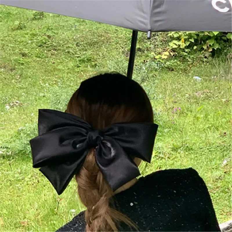 Korean Hair Accessories Simple Solid Color Large Fabric Bow Clip Temperament Girl Headwear Spring
Korean Hair Accessories Simple Solid Color Large Fabric Bow Clip Temperament Girl Headwear Spring