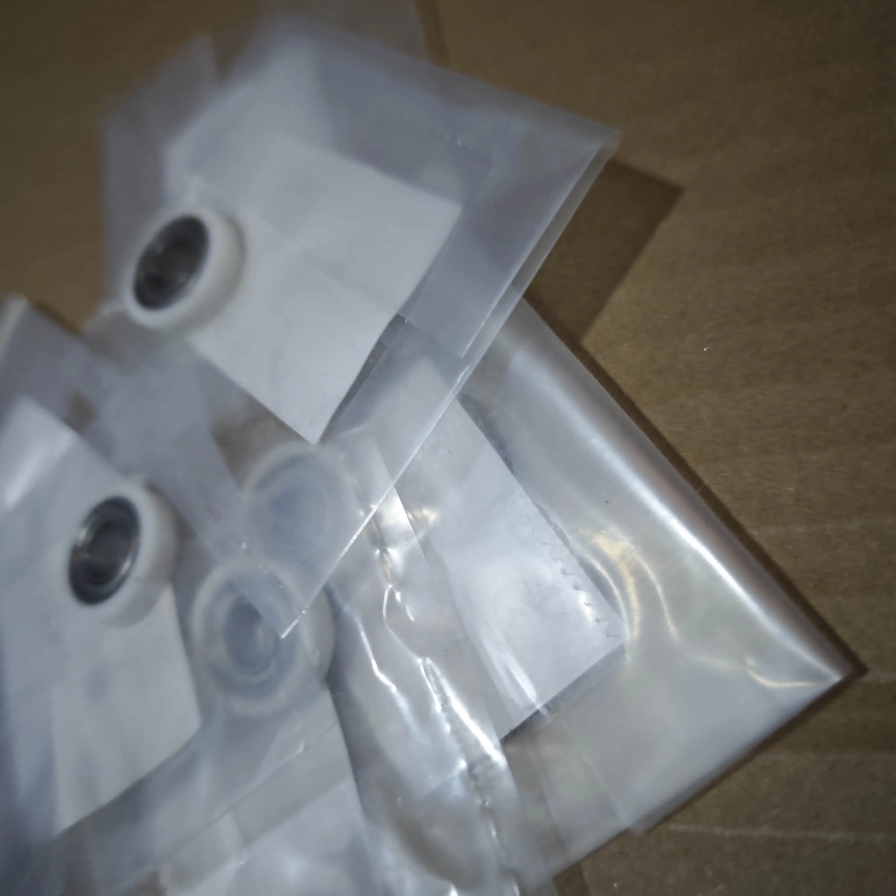 1 комплект FS5-6448-000 разделительного ролика для Canon 2200 2220 2230 2250 2270 2520 2525 2530 2535 2545 2820 2830 2850 2870 3025 3035 215
1 комплект FS5-6448-000 разделительного ролика для Canon 2200 2220 2230 2250 2270 2520 2525 2530 2535 2545 2820 2830 2850 2870 3025 3035 215