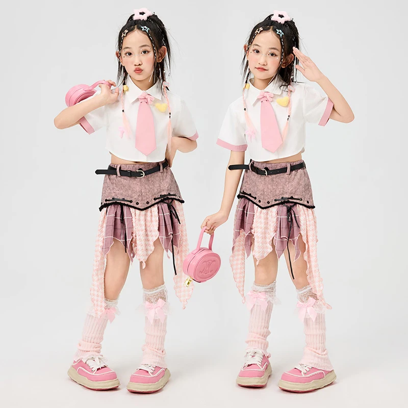 2025 New Girls Cheerlead Dance Clothes Jazz Costume Short Sleeves Navel Shirts Irregular Skirt Children Performance Suit BL15963
2025 New Girls Cheerlead Dance Clothes Jazz Costume Short Sleeves Navel Shirts Irregular Skirt Children Performance Suit BL15963