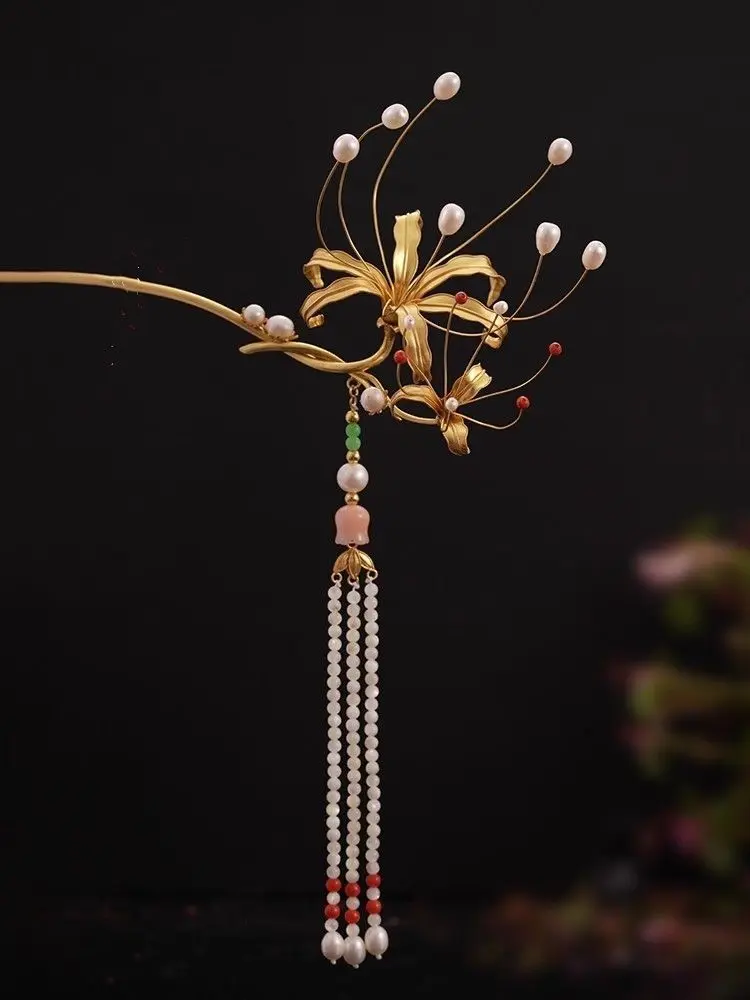 Handmade Gold-Plated Spider Lily Tassel Hairpin with Filigree Inlay for Hanfu Traditional Chinese Clothing and Imperial Style
Handmade Gold-Plated Spider Lily Tassel Hairpin with Filigree Inlay for Hanfu Traditional Chinese Clothing and Imperial Style