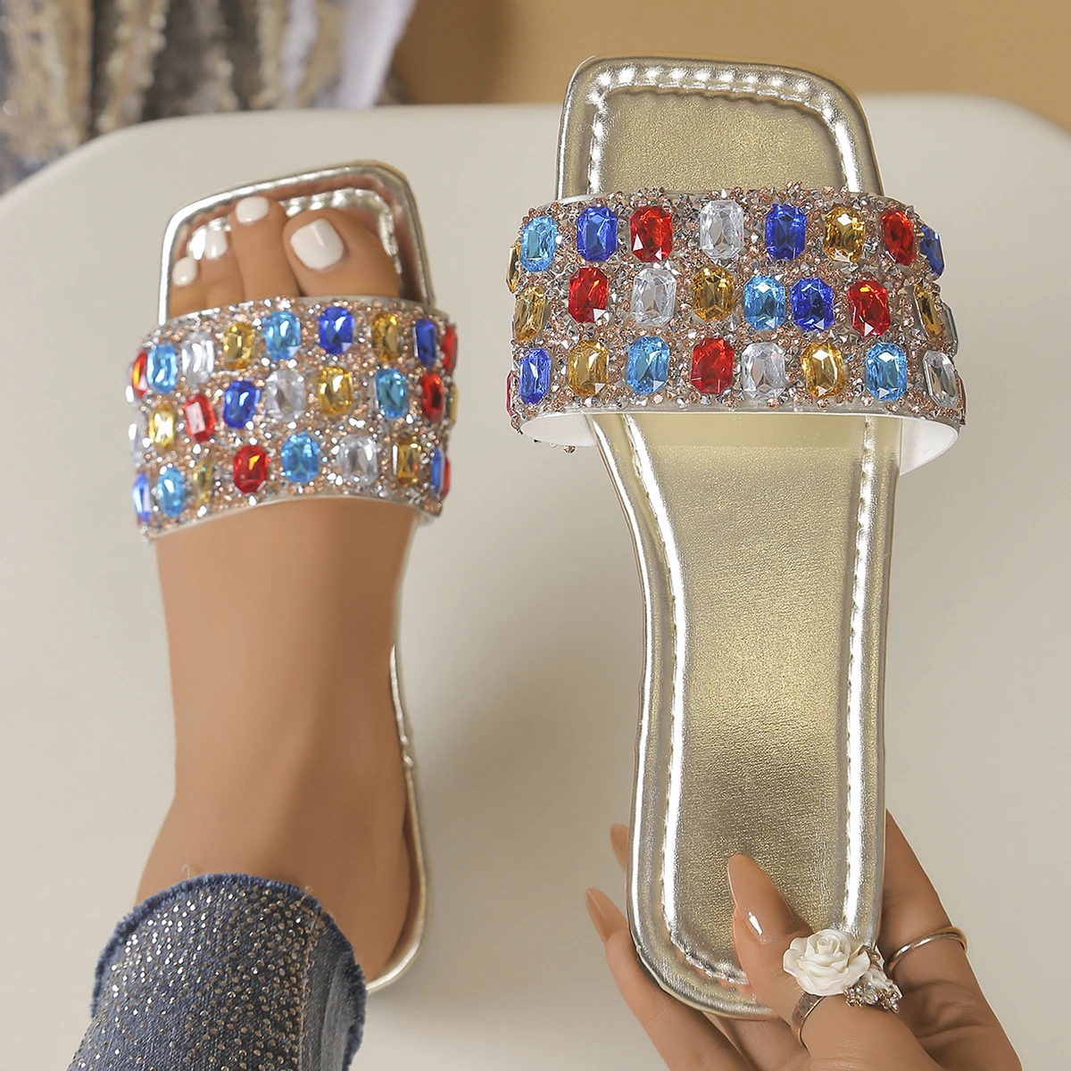 Women Slippers Summer Casual Home Shoes Fashionable Versatile Sandals Rhinestone Flat Slippers Slides Women Zapatos De Mujer
Women Slippers Summer Casual Home Shoes Fashionable Versatile Sandals Rhinestone Flat Slippers Slides Women Zapatos De Mujer