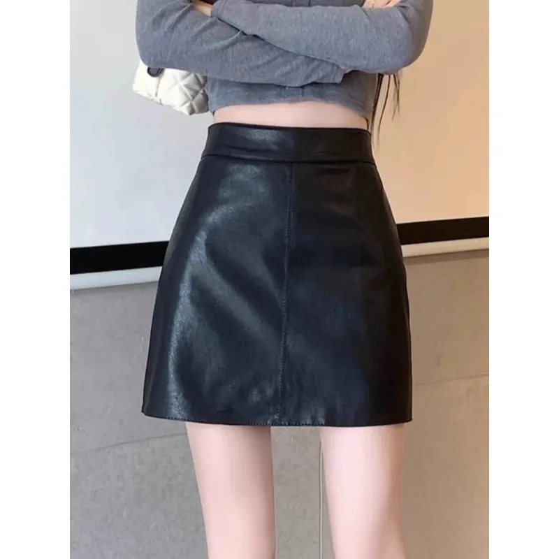 Black Pu Leather Women High-waist Slimming Anti-light A- shaped Short Skirt Fashionable Autumn Winter Season Half-skirt
Black Pu Leather Women High-waist Slimming Anti-light A- shaped Short Skirt Fashionable Autumn Winter Season Half-skirt