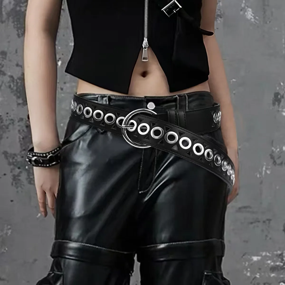 Punk style double-breasted heavy metal belt Korean jeans fashion decorative belt eyelet belt 
Punk style double-breasted heavy metal belt Korean jeans fashion decorative belt eyelet belt