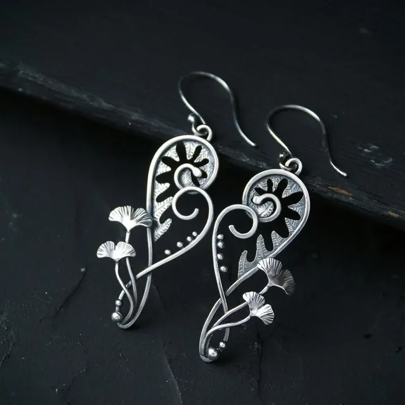1 pair of retro style creative women's earrings, chic trendy design, elegant charm, very suitable for women's daily wear
1 pair of retro style creative women's earrings, chic trendy design, elegant charm, very suitable for women's daily wear