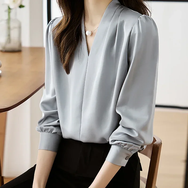 Woman Elegant V-neck Chiffon Blouse Loose Casual Long Sleeve Office Shirt Chic Women Party Pullover Loose Casual Tops 
Woman Elegant V-neck Chiffon Blouse Loose Casual Long Sleeve Office Shirt Chic Women Party Pullover Loose Casual Tops
