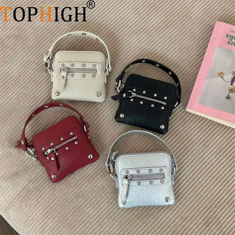 TOPHIGH Newly Heavy Duty Rivet Handheld Small Square Bag Fashion Chain Crossbody Waist Bag British Style Plain PU Leather Bag
TOPHIGH Newly Heavy Duty Rivet Handheld Small Square Bag Fashion Chain Crossbody Waist Bag British Style Plain PU Leather Bag