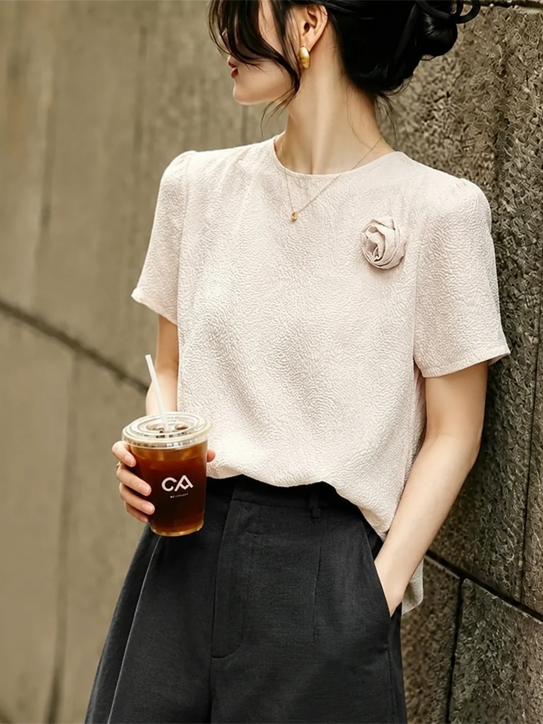 Elegant Luxury Short Sleeve round Neck Soft Skin-Friendly Women's Top Fashionable Youthful Summer Gentle Style Korean Version
Elegant Luxury Short Sleeve round Neck Soft Skin-Friendly Women's Top Fashionable Youthful Summer Gentle Style Korean Version