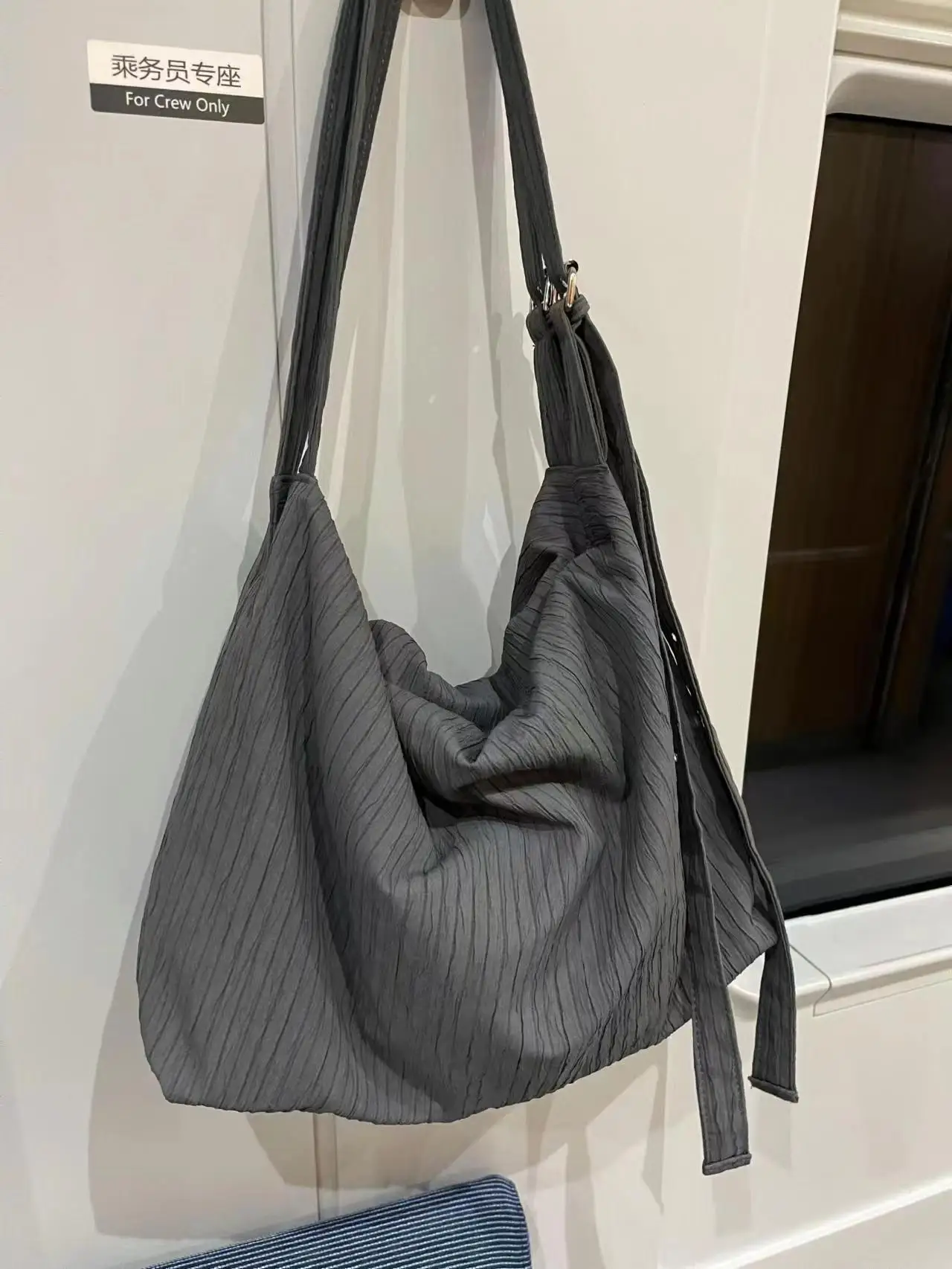 Miyagawa Female 2025 New Versatile Commuting Crossbody Bags Single Shoulder Tote Bag for Class
Miyagawa Female 2025 New Versatile Commuting Crossbody Bags Single Shoulder Tote Bag for Class