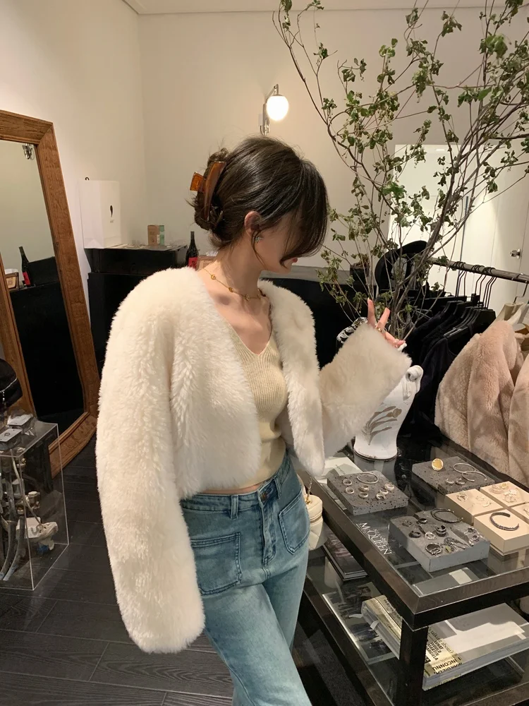 GG White Tea Korean Sle Small Size Lamb Fur eep earing Fce Skin And Hair Inteated Jaet Women Winter Fur Coat
GG White Tea Korean Sle Small Size Lamb Fur eep earing Fce Skin And Hair Inteated Jaet Women Winter Fur Coat