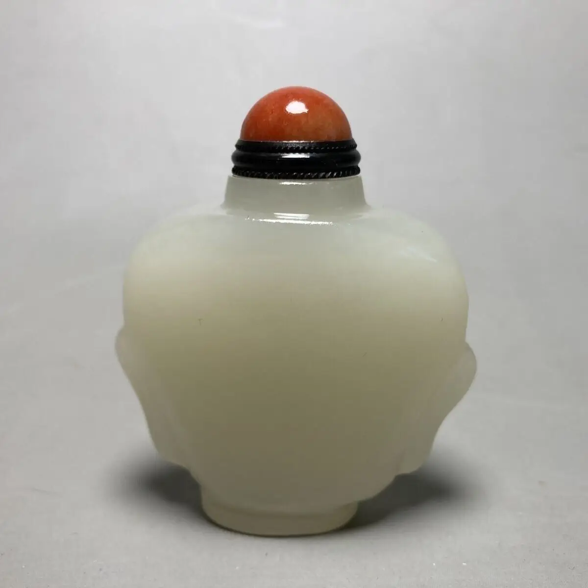 Chinese Hand-Carved White Jade Glass Snuff Bottle Collection Gift
Chinese Hand-Carved White Jade Glass Snuff Bottle Collection Gift