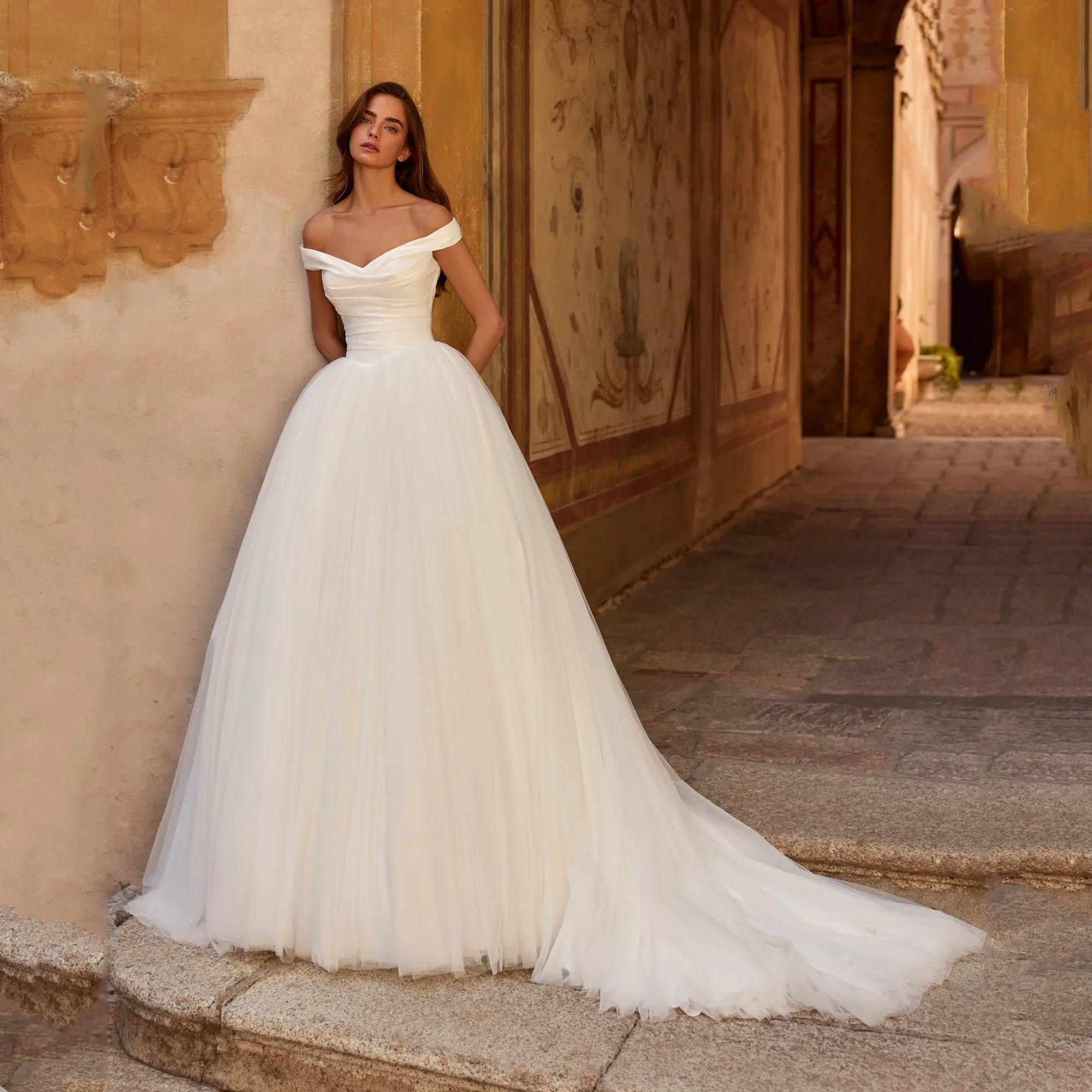Romantic Tulle Wedding Gown A-Line Off Shoulder Sweep Train Strapless Beach Elopement Bridal Dresses Zipper Back Customized
Romantic Tulle Wedding Gown A-Line Off Shoulder Sweep Train Strapless Beach Elopement Bridal Dresses Zipper Back Customized