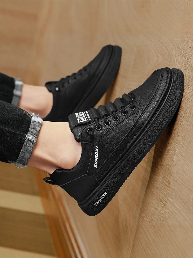 Men's Casual Shoes Spring Autumn Black Leather Surface Waterproof Lightweight Soft Bottom Sports Board Shoes for Work And Lei...
Men's Casual Shoes Spring Autumn Black Leather Surface Waterproof Lightweight Soft Bottom Sports Board Shoes for Work And Lei...