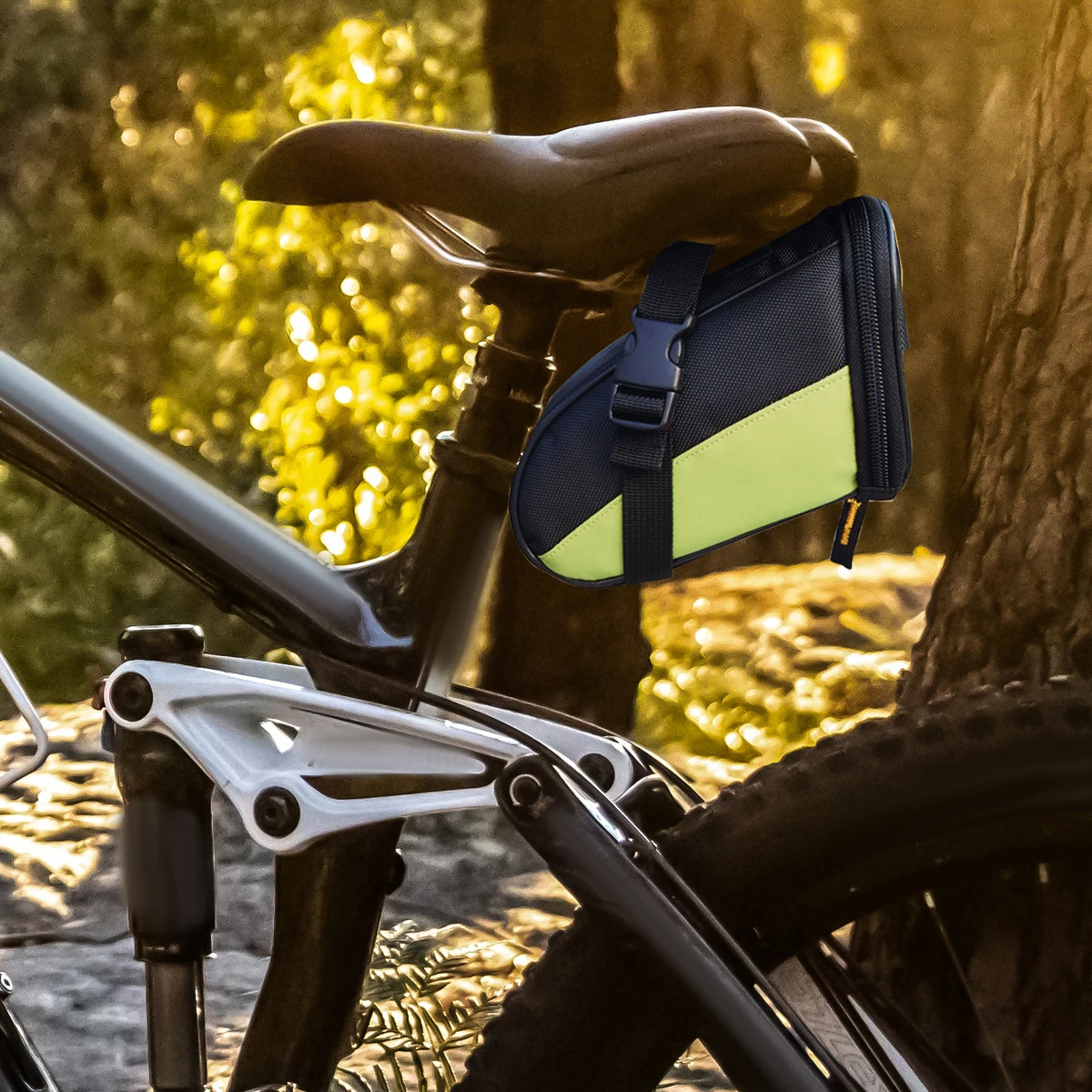 1 Pc Bike Back Seat Rear Bag Cycling Storage Bag Bike Storage Pouch Riding Equipment Accessories for Outdoor (Green) 
1 Pc Bike Back Seat Rear Bag Cycling Storage Bag Bike Storage Pouch Riding Equipment Accessories for Outdoor (Green)