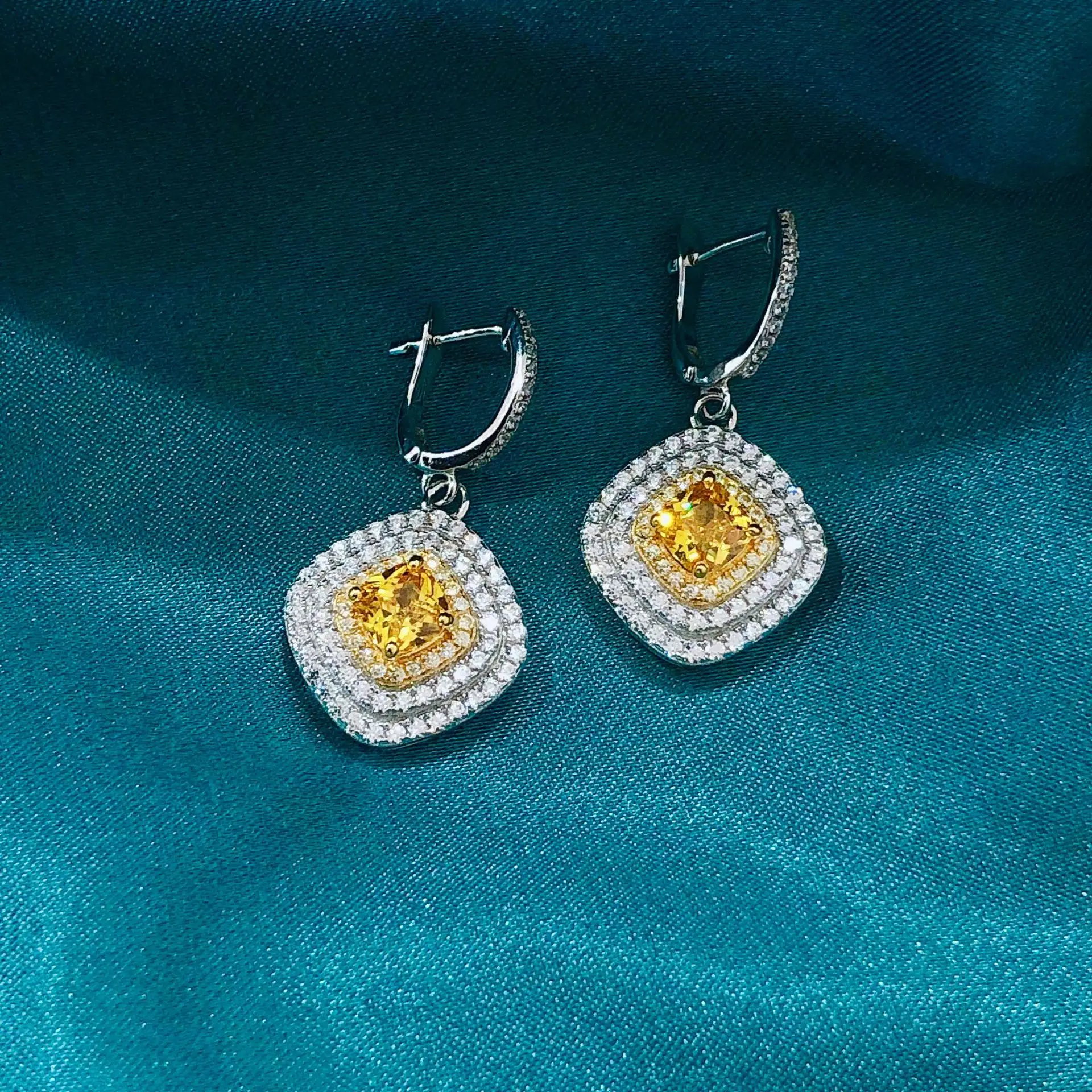 100% 925 Sterling Silver Citrine Diamond Clip Earrings for Girls Female Wedding Engagement Fine Jewelry Drop Shipping
100% 925 Sterling Silver Citrine Diamond Clip Earrings for Girls Female Wedding Engagement Fine Jewelry Drop Shipping