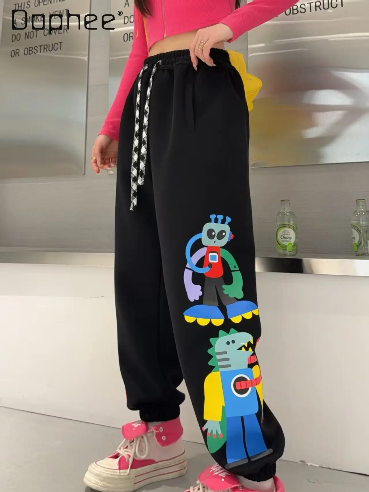 Spring New Style Personalized Cartoon Graffiti Design Printed Loose-fitting Youthful Fashion Jogger Sweatpants for Women
Spring New Style Personalized Cartoon Graffiti Design Printed Loose-fitting Youthful Fashion Jogger Sweatpants for Women