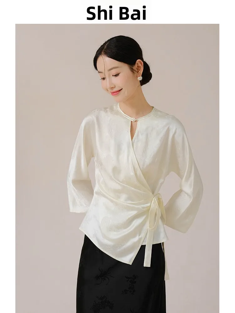 Топ с вышивкой Ele Bamboo Le и поясом Modin: Новинка в китайском стиле, оригинальный дизайн в национальном тренде, сенсация.
Топ с вышивкой Ele Bamboo Le и поясом Modin: Новинка в китайском стиле, оригинальный дизайн в национальном тренде, сенсация.