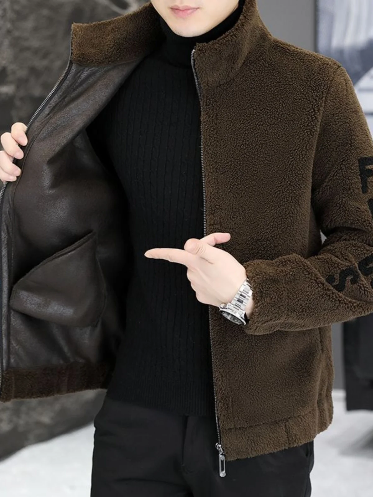 Мужская куртка из овечьего вельвета с воротником-стойкой, утепленная, модная зимняя верхняя одежда, дышащая, приталенного кроя, детское пальто
Мужская куртка из овечьего вельвета с воротником-стойкой, утепленная, модная зимняя верхняя одежда, дышащая, приталенного кроя, детское пальто